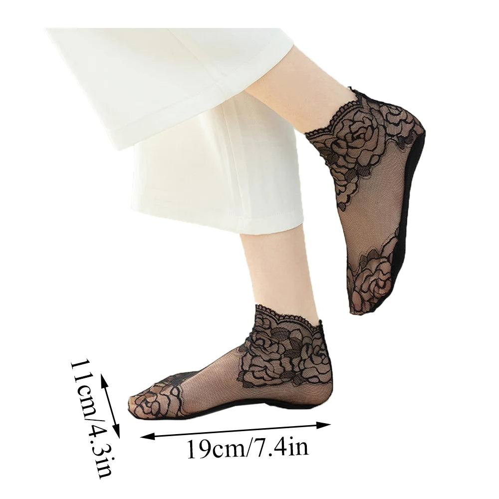 Summer Woman Lace Socks Flower Hollow Out Hosiery Breathable Cool Mesh Socks for Female Thin Transparent Foot Socks Ankle Socks