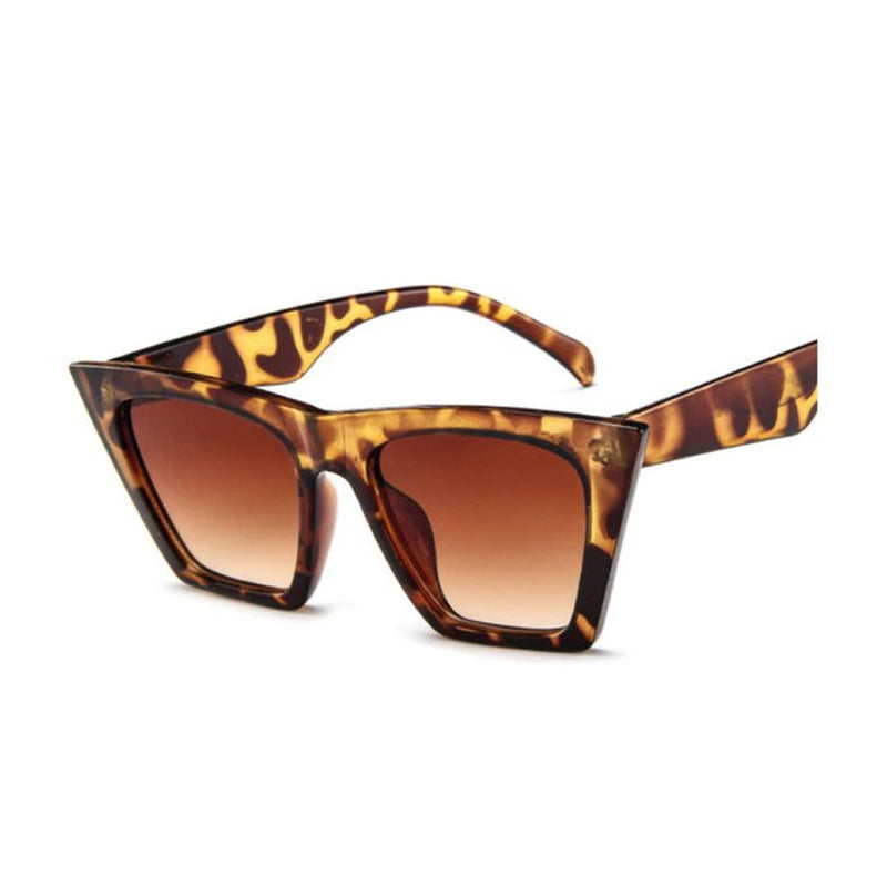 Embrace Summer Vibes with Our Chic Chantal Cat Eye Sunglasses!