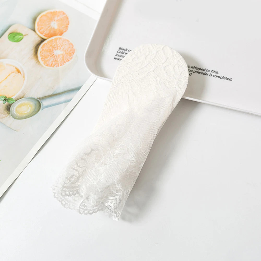 Summer Woman Lace Socks Flower Hollow Out Hosiery Breathable Cool Mesh Socks for Female Thin Transparent Foot Socks Ankle Socks